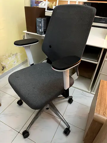 Desk chair