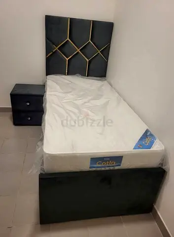Selling brand new single size bed with medical mattress good Quality single bed