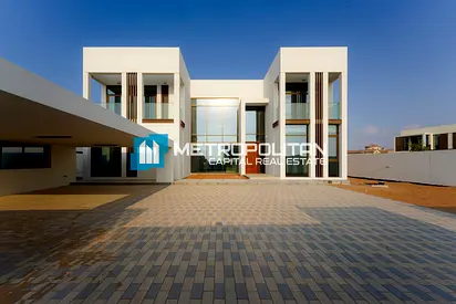 Single Row 5BR | Huge Plot | Next To Waterfront