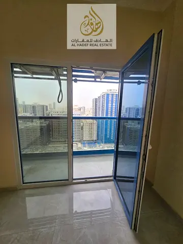 🏡 للإيجار السنوي – شقة غرفتين وصالة في For | عجمان 🏡  شقة فاخرة متاحة للإيجار السنوي في أرقى أبراج النعيمية 3، بمساحات واسعة وتصميم عصري، مع