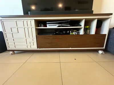 Modern TV Unit – Good Condition, Clean Design
