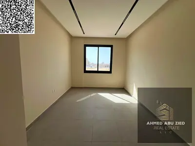 شقة غرفة وصالة أول ساكن للإيجار في عجمان الجرف 3 قريب من شارع الشيخ محمد بن زايد مع بلكونة وتكييف مركزي وخزائن بالحائط بسعر 34,000