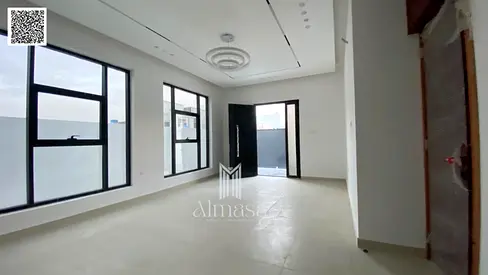 Modern villa, freehold, no service charges