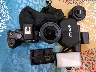 Canon R7 + DJI RS4 Mini + Godox Mic + 4 Batteries