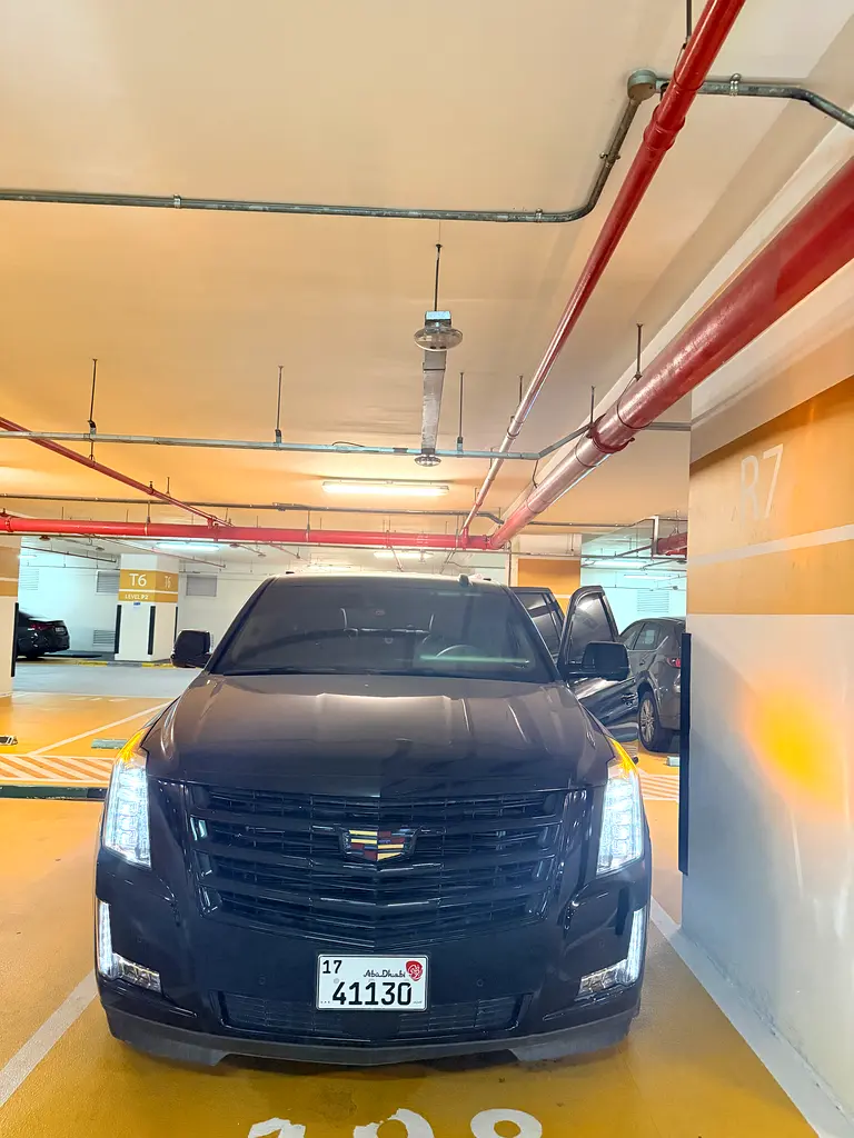 Cadillac Escalade 2016 — photo 1 of 11