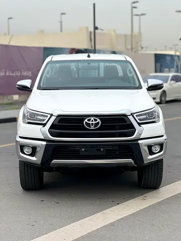 2025 Toyota Hilux Double Cab AWD - GCC Specs - Brand New!