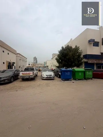 للبيع فى الشارقة   منطقة اليرموك   قطعة ارض   موقع مميز تانى قطعة من الشارع الجار  وتانى قطعة من الشارع الرئيسي