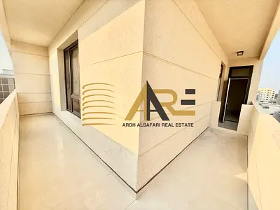 The lavish & spacious 1 Bhk with 2 bathroom in brand new building at prime location