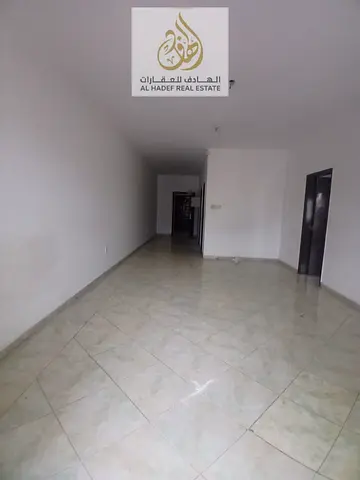 شقة غرفة وصالة للإيجار السنوي في أبو شغارة، غرفة ماستر بتشطيب جيد ومساحات مناسبة، موقع مميز قريب من جميع الخدمات والمواصلات، مناسب للعائلات والأفراد،