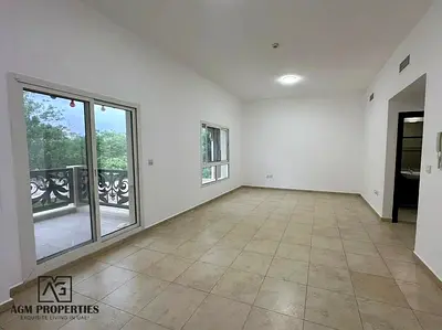 شقة من 3 غرف نوم | الثمام 55 | إطلالات على الحديقة والمنتزه | تراس الشرفة