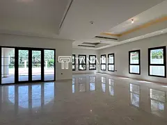 5BR Villa Spacious Well Maintained Private Garden