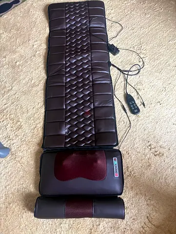 Foldable massager