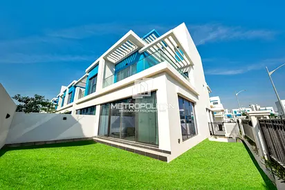 View Today | End Corner | Plus Maids Room | Vacant