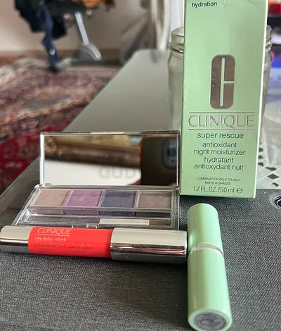 CLINIQUE set of 4 items