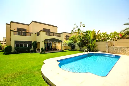 Regional Large | Private Pool | Vacant | D4