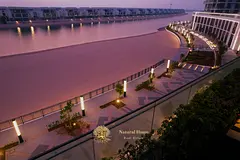 Studio Luxury Seafront: Ready Now, High ROI &amp; Freehold for All!