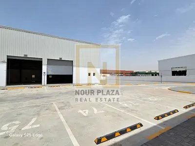 مستودع بريميوم جاهز للنقل في مدينة أبوظبي الصناعية