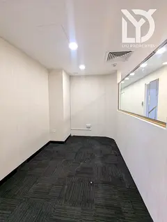 Fully Partitioned Office – Prime Location on Sheikh Zayed Road