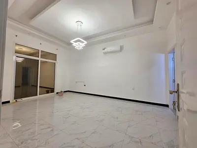 🛏️ 4 Master Bedrooms  🛋️ Spacious living room with modern design  🏡 Large private yard – perfect for families  ✨ Modern style with elegant finishi