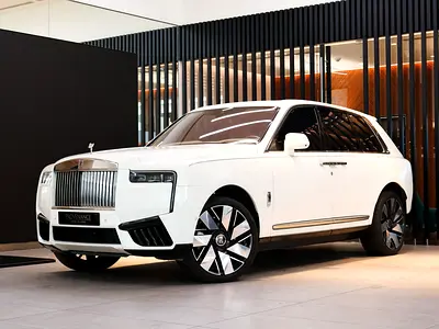 Rolls-Royce Cullinan Silver Badge | Model Year 2025 | 14,805 Kms