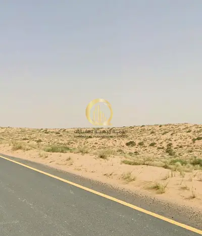 للبيع ارض سكنية في مشروع المطرق ضاحية الرويضات  موقع حيوي . ثاني قطعة من الشارع العام وبالقرب من كافة الخدمات  تملك حر لجميع الجنسيات العربية