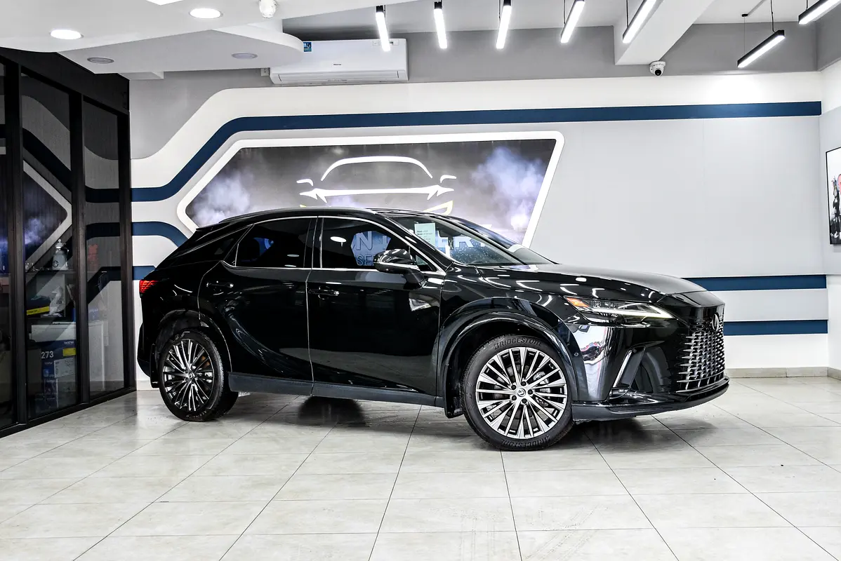 Lexus RX-Series 2023 — photo 1 of 18