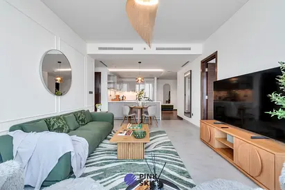 High Floor | Biggest in the building | Overlooking Bird Sanctuary