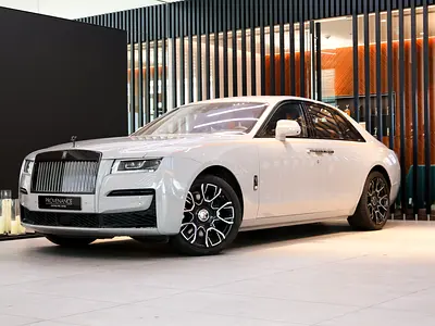 Rolls-Royce Ghost Black Badge / Model Year 2024 / 2,107 Kms