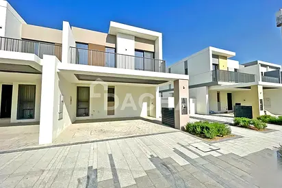 Opposite gym and pool |Vacant | Negotiable | Must see