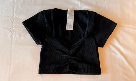 Hollister black crop top