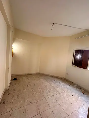 1BHK With Balcony Close To Bus Stop In Just 24k