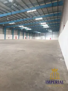 A 32,327-square-foot warehouse with 690 kW of electricity