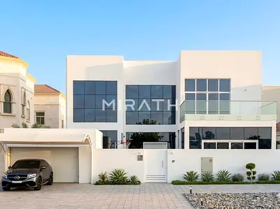 Modern 5BR Independent Villa | Prime Location