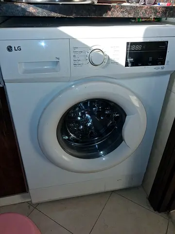One year old LG front-load washing machine - working condition, leaving Expats