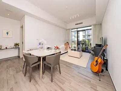 Ellington | Pool View | High Quality