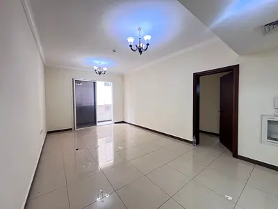 شقة غرفة وصالة مع بلكون مساحة كبيرة مع جيم وشهر مجاني