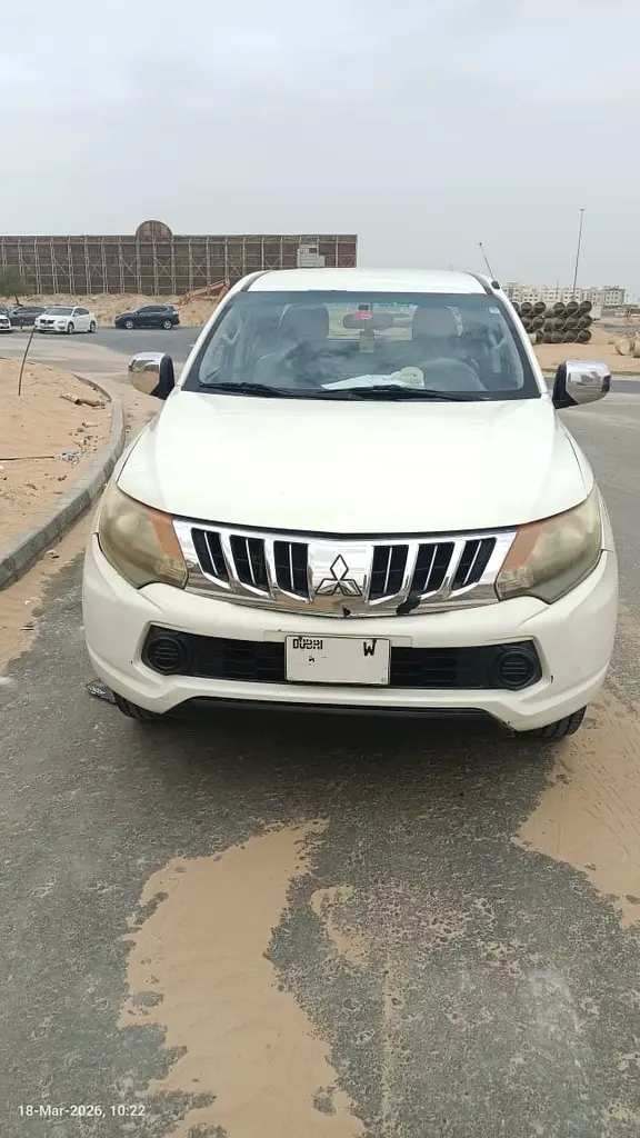 Mitsubishi L200 2018 — photo 1 of 8