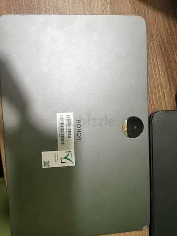 Honor tablet 120HZ  (MagicOS) 16GB RAM Snapdragon 6 gen 1 with keyboard case — good condition