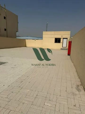 🔥 فرصة استثمارية مميزة للإيجار 🔥 📍 إمارة الشارقة – المنطقة الصناعية 5