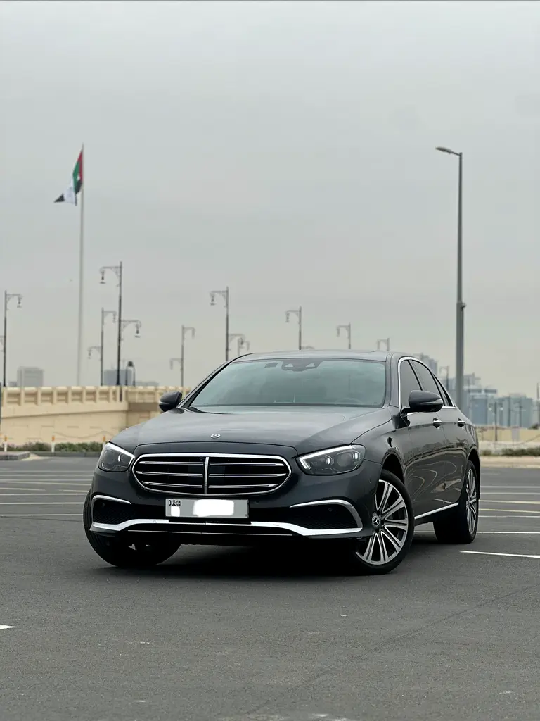 Mercedes-Benz E-Class 2023 — photo 1 of 17
