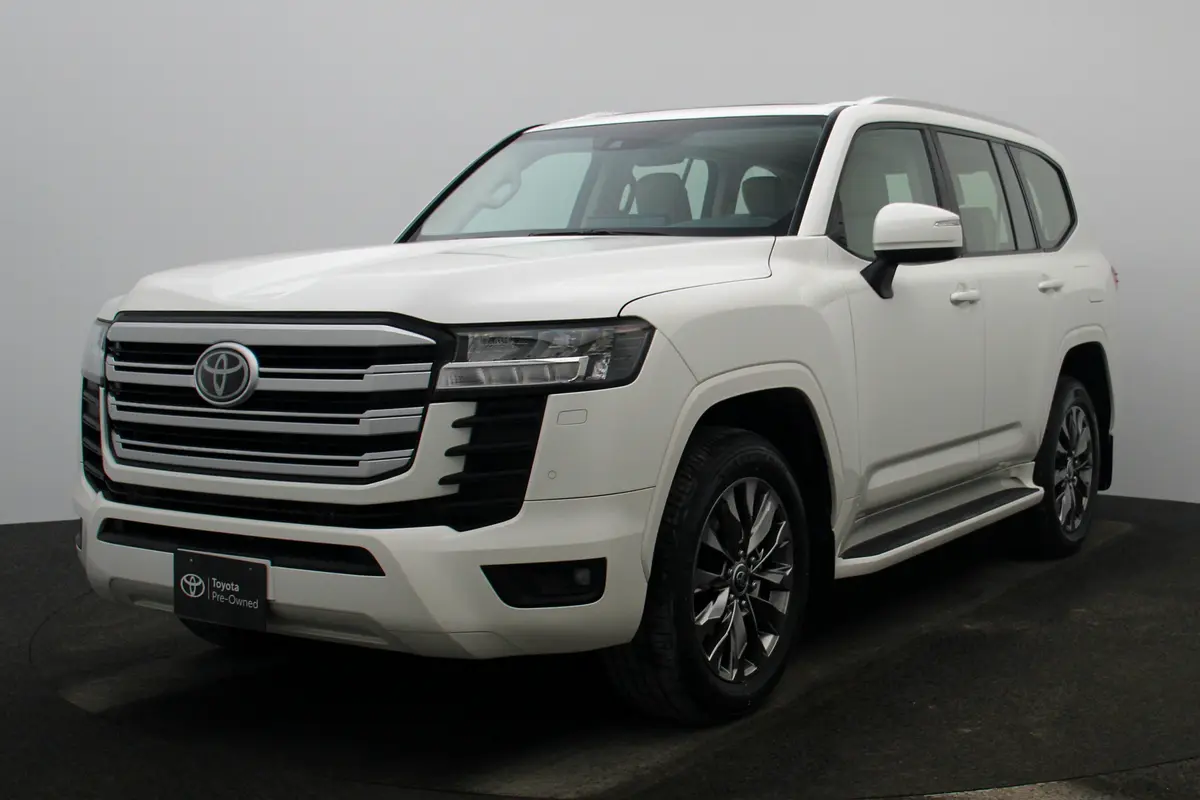 Toyota Land Cruiser 2022 — photo 1 of 20