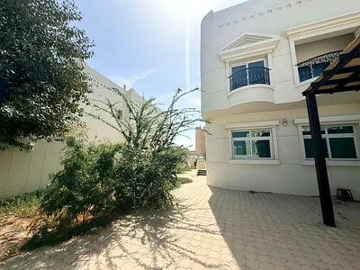 فيلا/2طابق/بلكونات اطلاله على اتجاه عجمان/مساحه واسعه/تشطيب نضيف/غرفه خادمه/موقع مميز