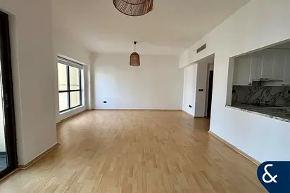 2 Bedrooms | Upgraded | Marina View