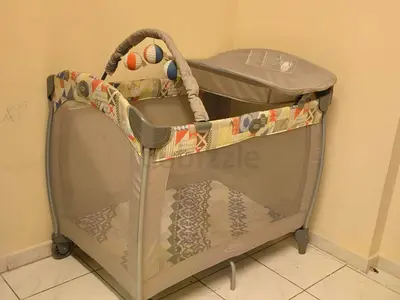 Baby travel cot