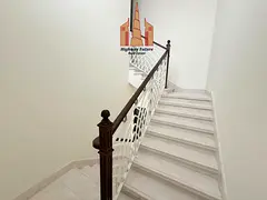 SPACIOUS LAYOUT 4BHK BIG SIZE CORNER VILLA ON THE EASY EXIT 150K
