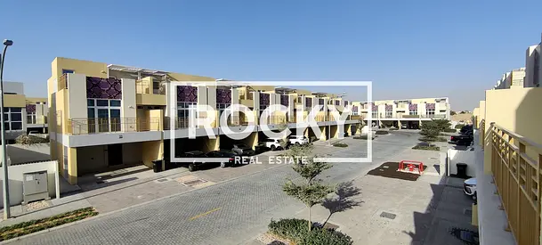 3 B/R | Townhouse | Balcony | Pool & Gym