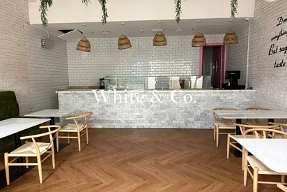 Turnkey Restaurant | Prime Spot | Equipped