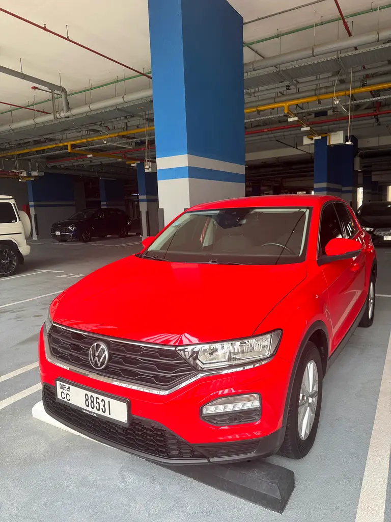 Volkswagen T-Roc 2021 — photo 1 of 7
