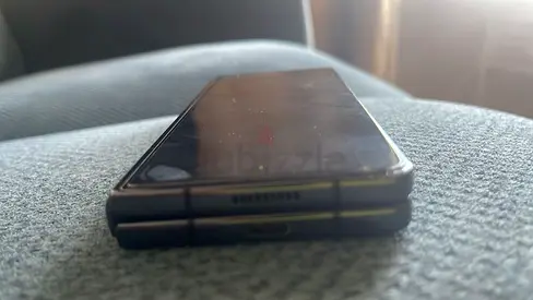 Samsung Fold 5 with 512GB in Excellent Condition