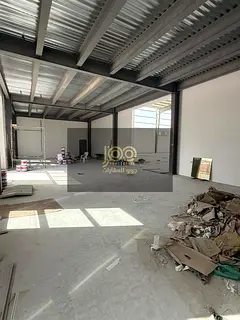 A spacious warehouse provides ample room for organizing work and storing goods. (Electricity: 150)